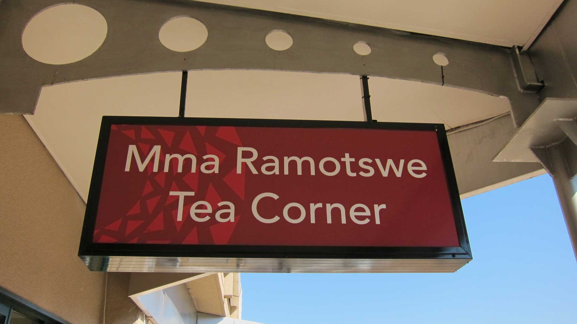 Mma Ramotstwe Tea Corner, The No. 1 Ladies' Detective Agency - Authentic Botswana Tours 